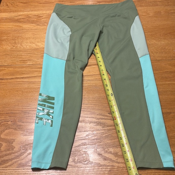 Nike Women’s Olive Leggings - Picture 6 of 6